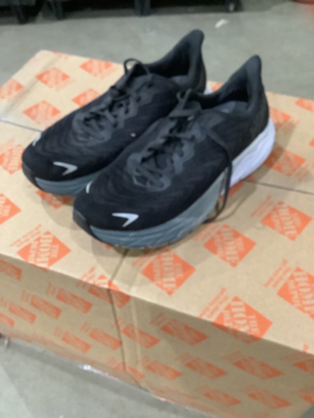 Hoka One One Men's Arahi 6 Running Shoes
